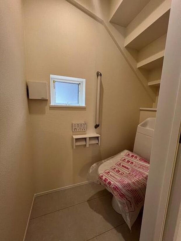 各階にトイレを設けており、ご家族が揃う時もゆとりをもってご利用いただけます。