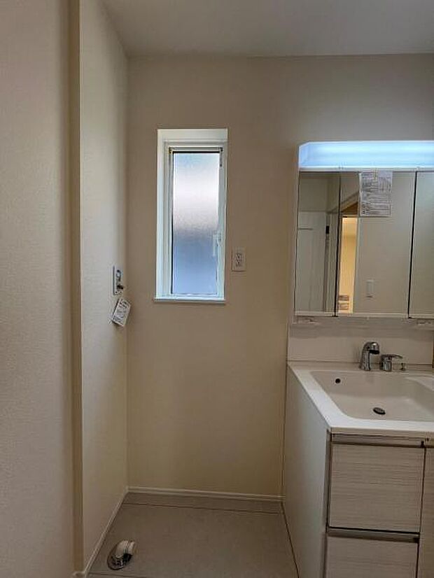 お天気を気にせずお洗濯ができ、室内干し可能です。