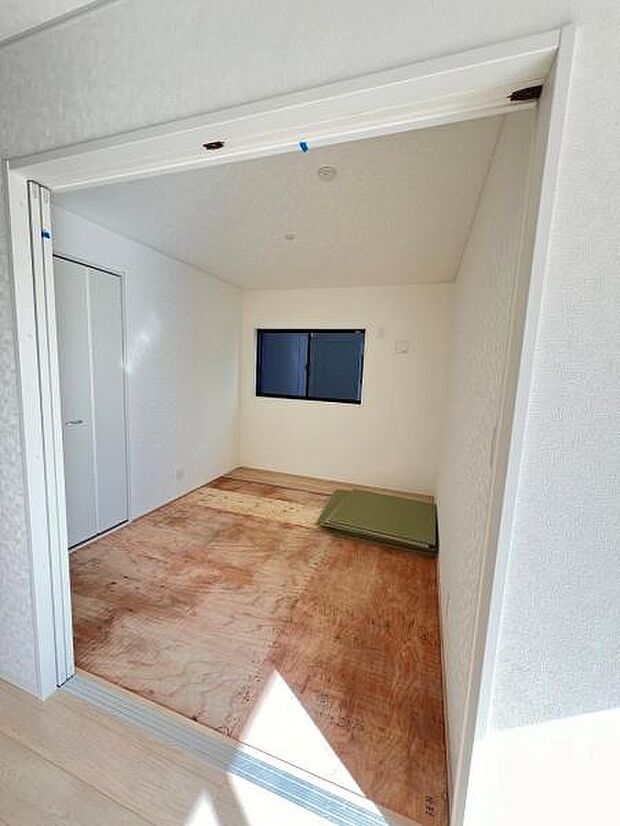 和室スペースです。畳のお部屋は寛げる空間ですね。