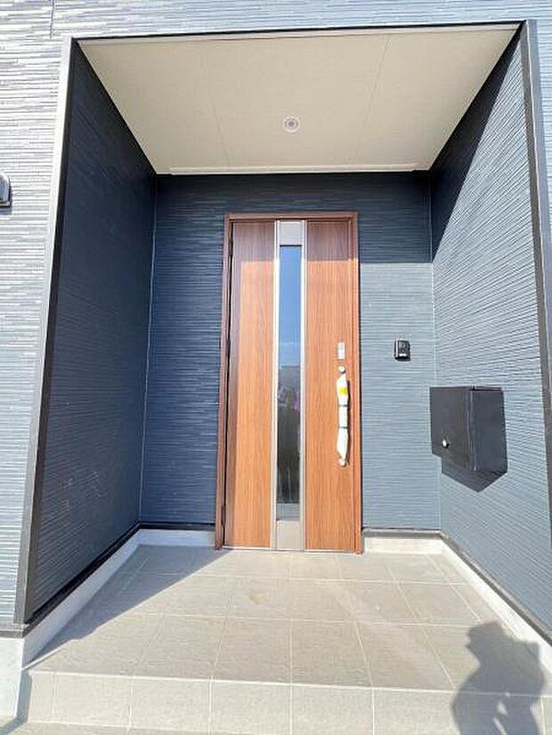 いつも気持ちよくご家族を迎えられる玄関です。