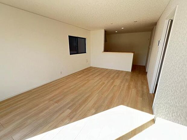 リビングダイニングになります。ご家族そろっての素敵な空間になりそうですね。