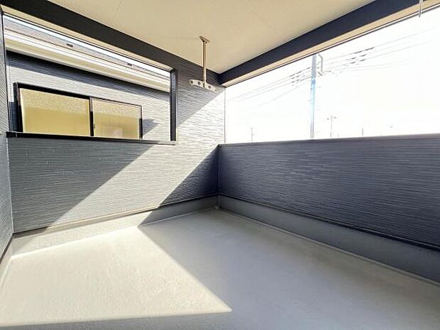 お洗濯ものを気持ち良く太陽の光で干せるのが嬉しいですね。