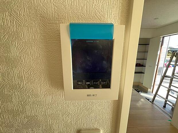 訪問者を確認できるTVモニター付きインターフォンです。