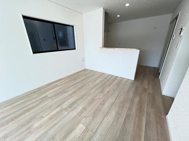 リビングダイニングになります。ご家族そろっての素敵な空間になりそうですね。