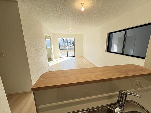 ご家族の温かい時間を演出するダイニングスペースです。