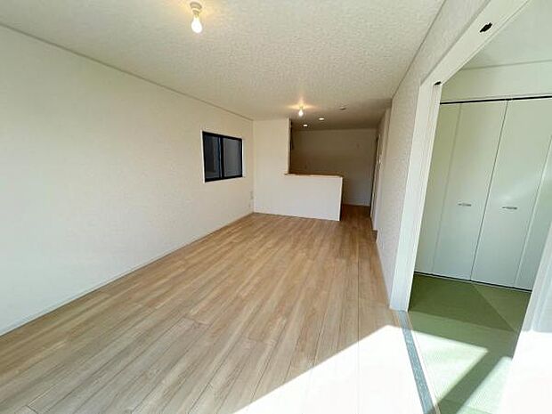 家族団らんの場所としてゆったりと居心地の良いリビングです。