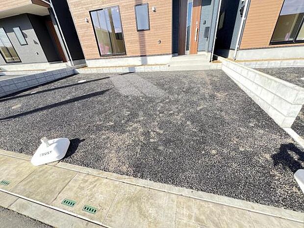 駐車場ももちろん完備しておりますのでお車所有の方にも心強いです。