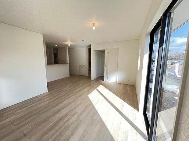 家族団らんの場所としてゆったりと居心地の良いリビングです。