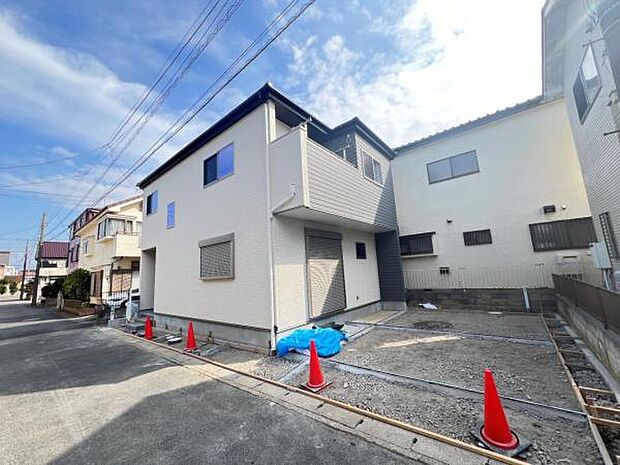 駐車場ももちろん完備しておりますのでお車所有の方にも心強いです。