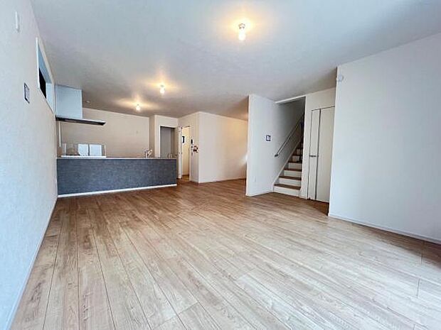 リビングダイニングになります。ご家族そろっての素敵な空間になりそうですね。