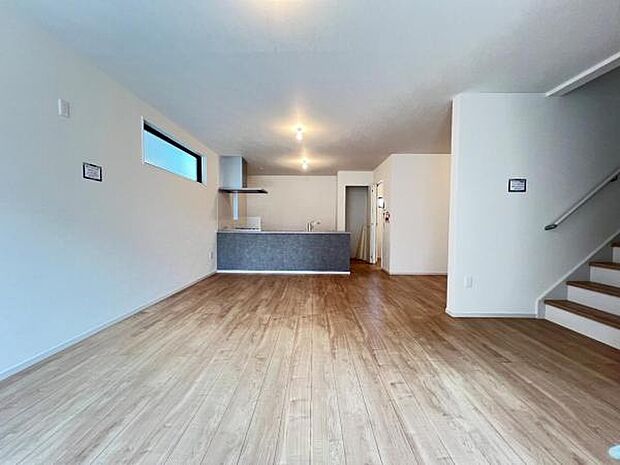 家族団らんの場所としてゆったりと居心地の良いリビングです。