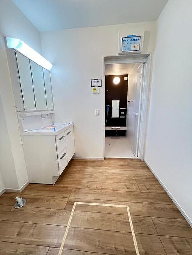 脱衣所は小さなお子様がいるご家庭にも重宝されます。