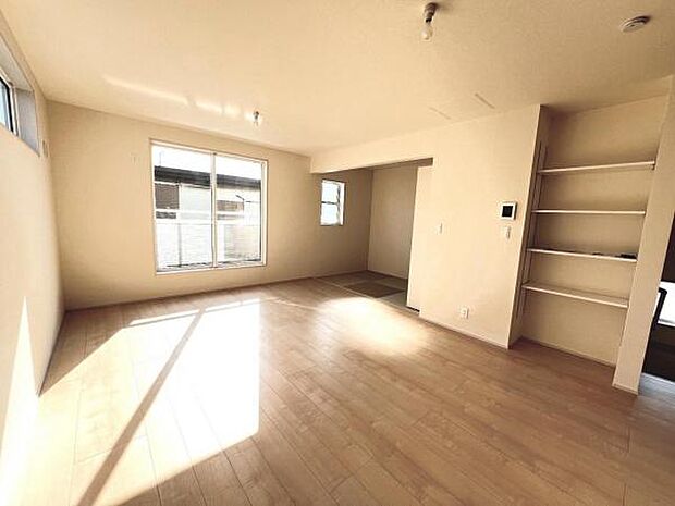 リビングダイニングになります。ご家族そろっての素敵な空間になりそうですね。