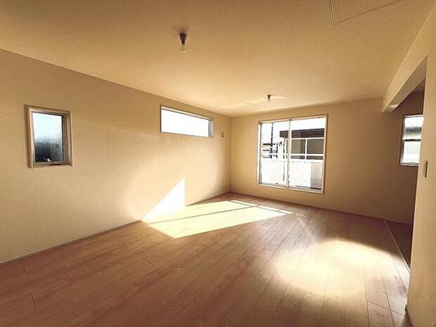 家族団らんの場所としてゆったりと居心地の良いリビングです。