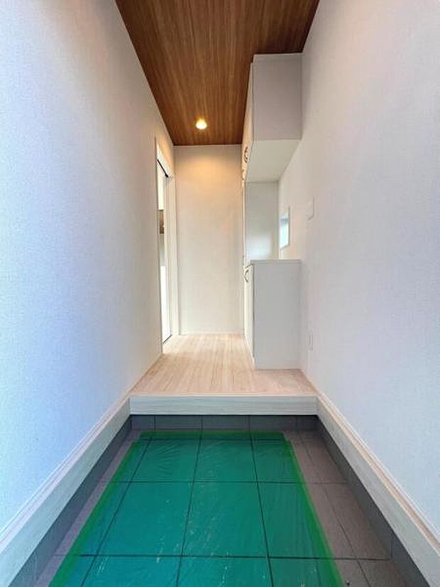 いつも気持ちよくご家族を迎えられる玄関です。