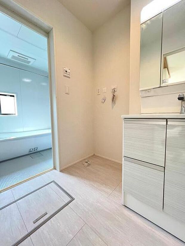 お天気を気にせずお洗濯ができ、室内干し可能です。