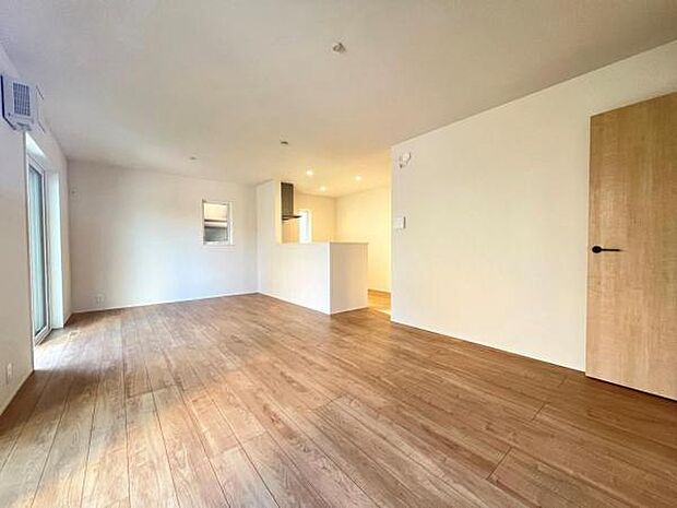 家族団らんの場所としてゆったりと居心地の良いリビングです。