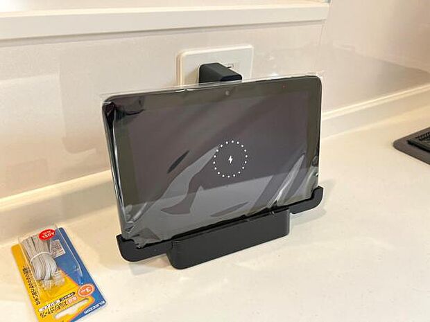 訪問者を確認できるTVモニター付きインターフォンです。