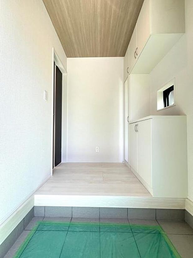 いつも気持ちよくご家族を迎えられる玄関です。