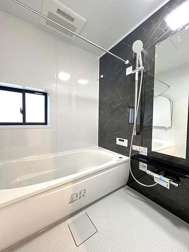 お風呂でほっとひといき。1日の疲れを癒しましょう。