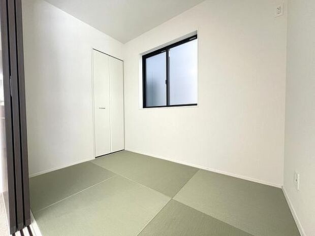 和室スペースです。畳のお部屋は寛げる空間ですね。