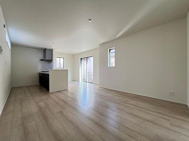 家族団らんの場所としてゆったりと居心地の良いリビングです。