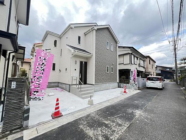 前面道路を含めた現地写真です。ぜひ周辺環境も併せてご覧ください。