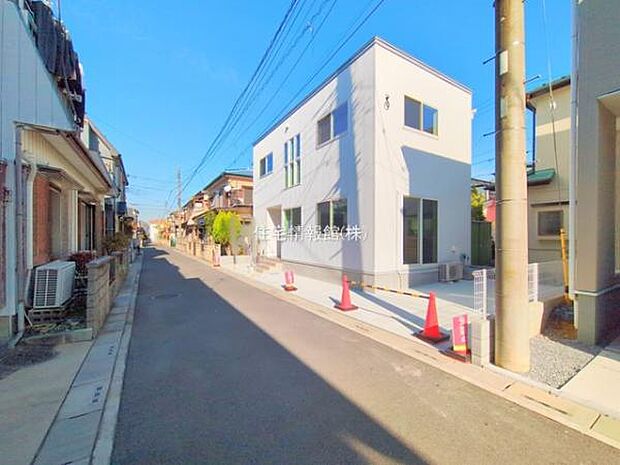 前面道路を含めた現地写真です。