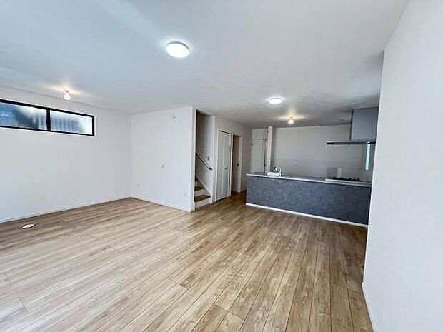 リビングダイニングになります。ご家族そろっての素敵な空間になりそうですね。