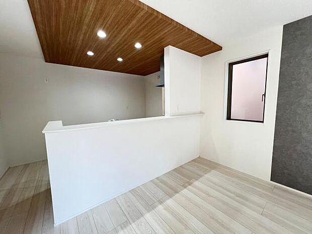 ご家族の温かい時間を演出するダイニングスペースです。