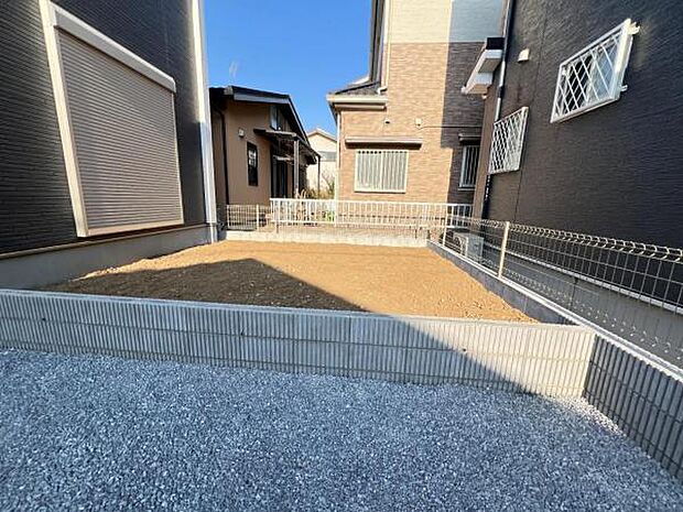 お庭スペースは、ガーデニングやお子様との外遊びなど多彩な用途でお楽しみいただけます。