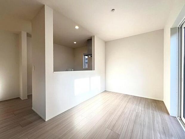 ご家族の温かい時間を演出するダイニングスペースです。