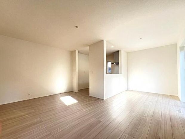 家族団らんの場所としてゆったりと居心地の良いリビングです。