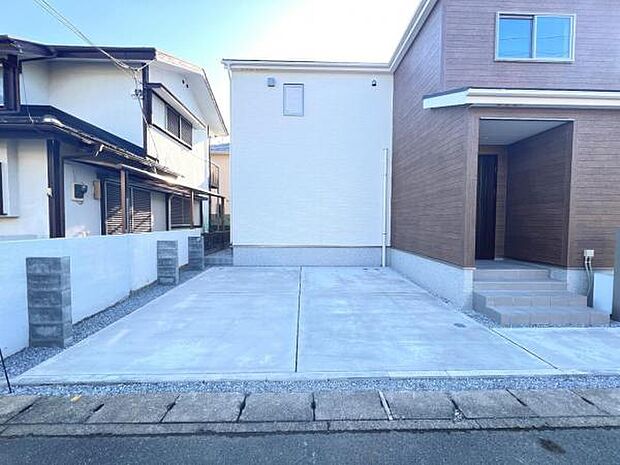 駐車場ももちろん完備しておりますのでお車所有の方にも心強いです。