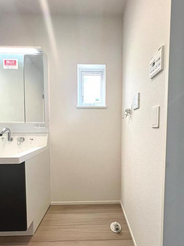 お天気を気にせずお洗濯ができ、室内干し可能です。