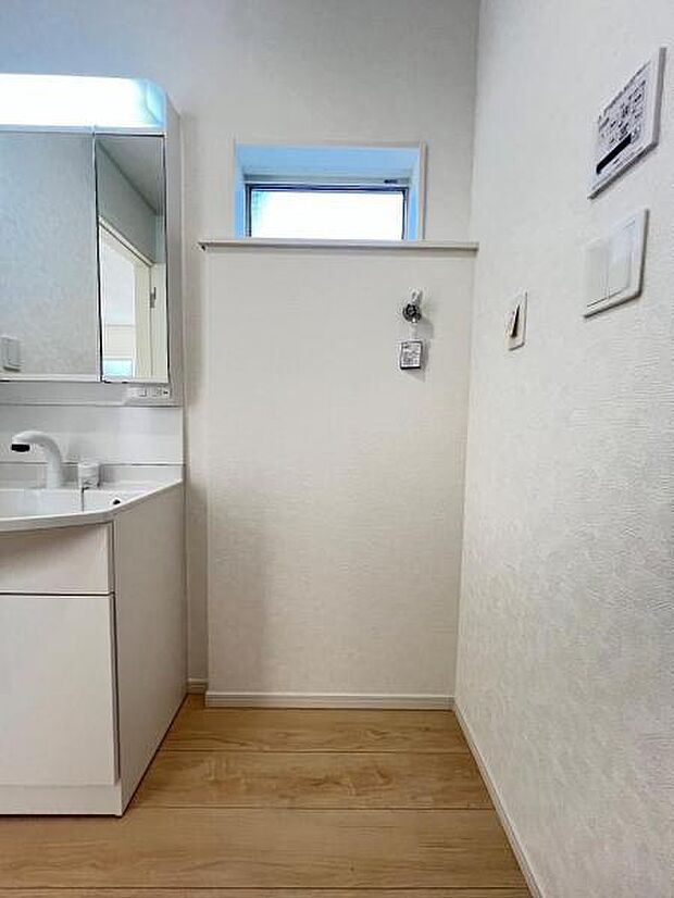 お天気を気にせずお洗濯ができ、室内干し可能です。