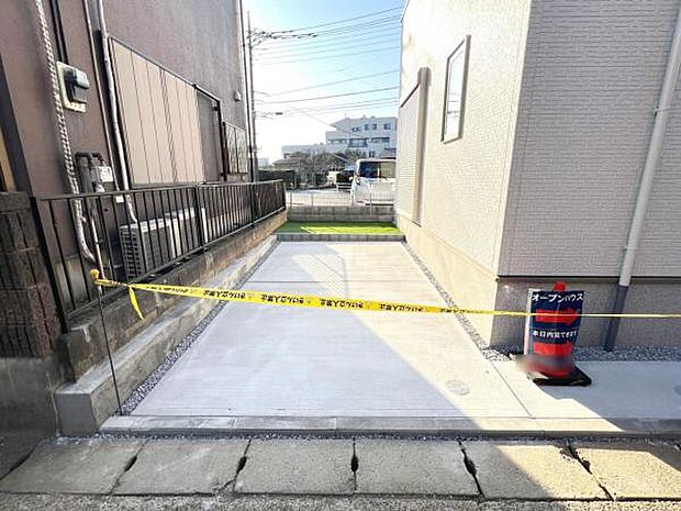 駐車場ももちろん完備しておりますのでお車所有の方にも心強いです。