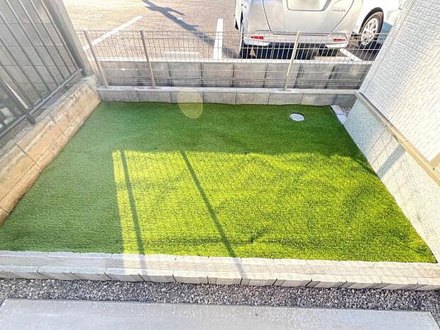 お庭スペースは、ガーデニングやお子様との外遊びなど多彩な用途でお楽しみいただけます。