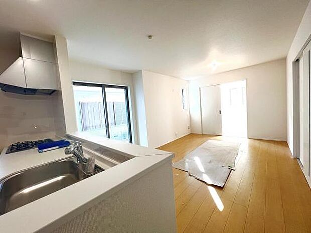 家族団らんの場所としてゆったりと居心地の良いリビングです。