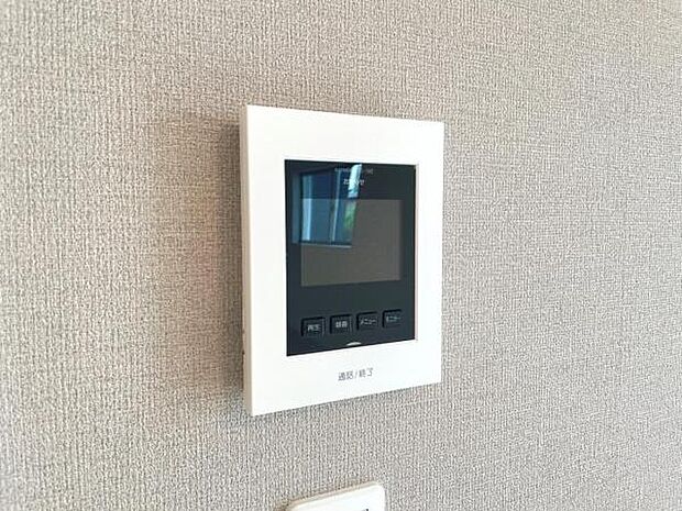 訪問者を確認できるTVモニター付きインターフォンです。