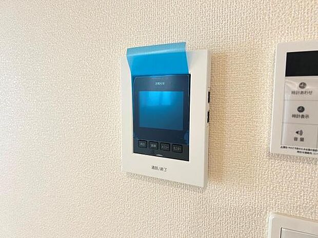 訪問者を確認できるTVモニター付きインターフォンです。