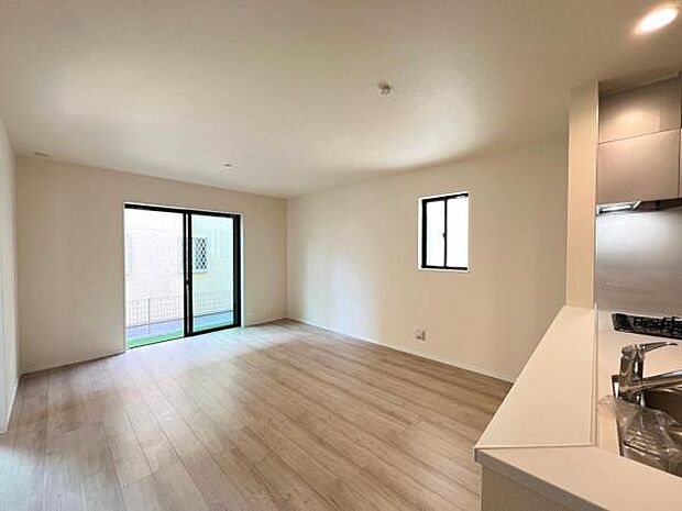 ご家族の温かい時間を演出するダイニングスペースです。