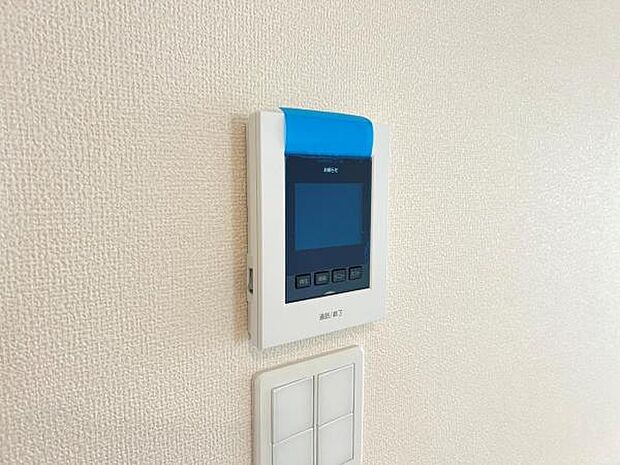 訪問者を確認できるTVモニター付きインターフォンです。