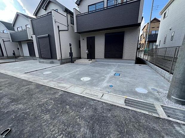 駐車場ももちろん完備しておりますのでお車所有の方にも心強いです。