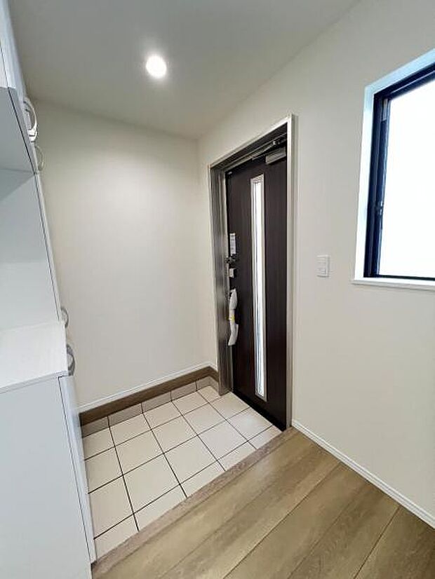 いつも気持ちよくご家族を迎えられる玄関です。