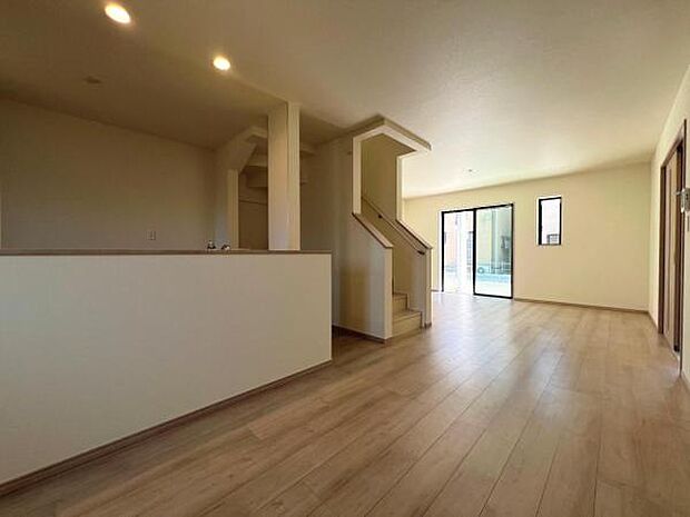 リビングダイニングになります。ご家族そろっての素敵な空間になりそうですね。