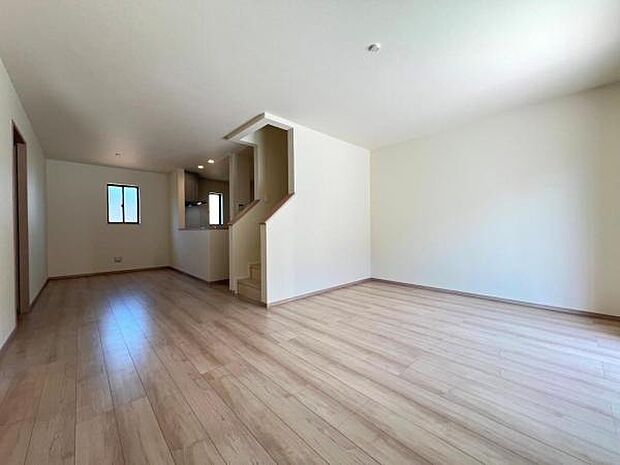 家族団らんの場所としてゆったりと居心地の良いリビングです。