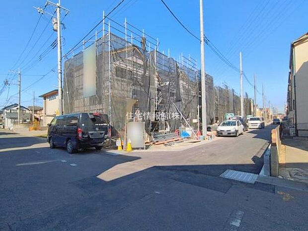 前面道路を含めた現地写真です。