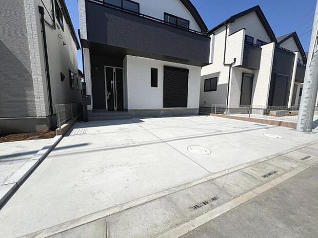 駐車場ももちろん完備しておりますのでお車所有の方にも心強いです。