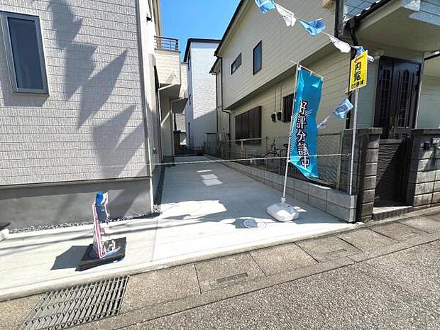 駐車場ももちろん完備しておりますのでお車所有の方にも心強いです。